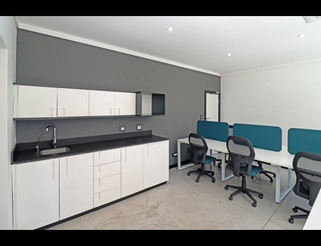 55.60M² BUSINESS TO LET IN PARKMORE